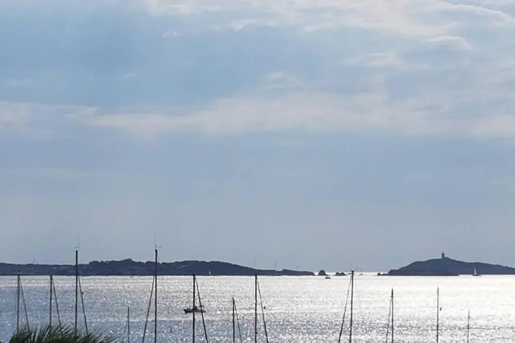 T2 Magnifique vue mer panoramique Six-Fours-les-Plages 0*,  France